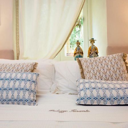 Palazzo Taranto Luxury Rooms Caltagirone Luaran gambar