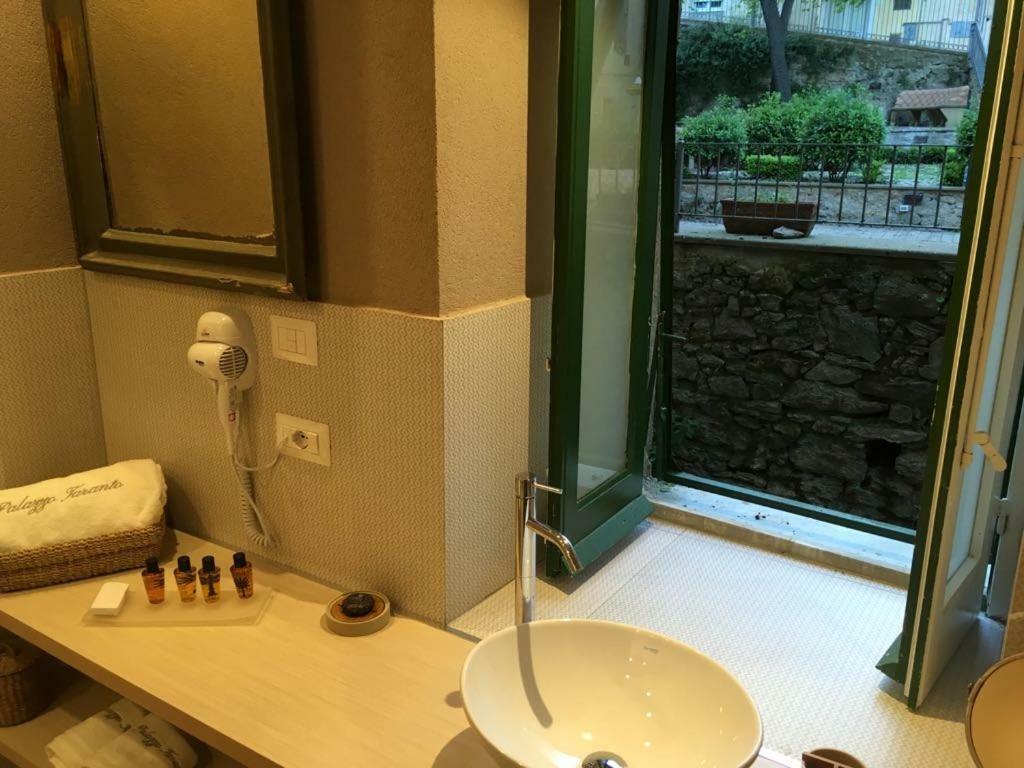 Palazzo Taranto Luxury Rooms Caltagirone Luaran gambar